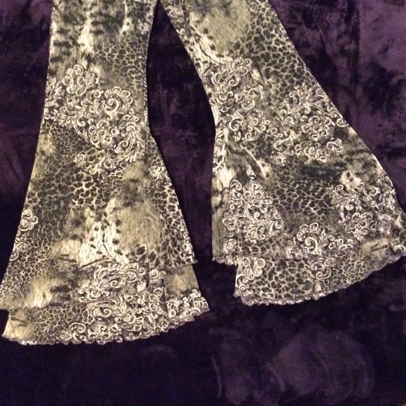 Olive green fully lined layered lace pants - Picture 6 of 8